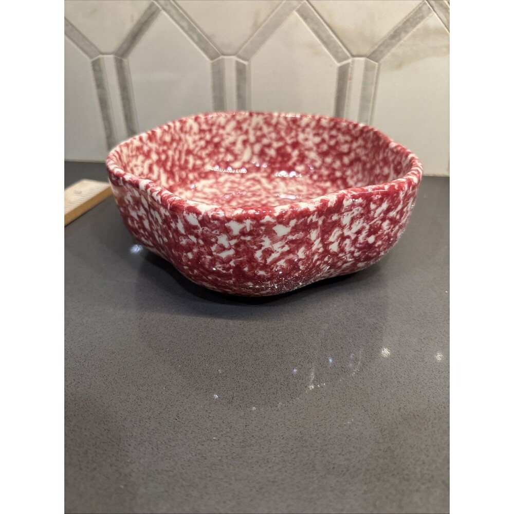 Vintage Red White Spongeware Spatterware Wavy Round Pottery Bowl USA Rustic 6” - Picture 3 of 11